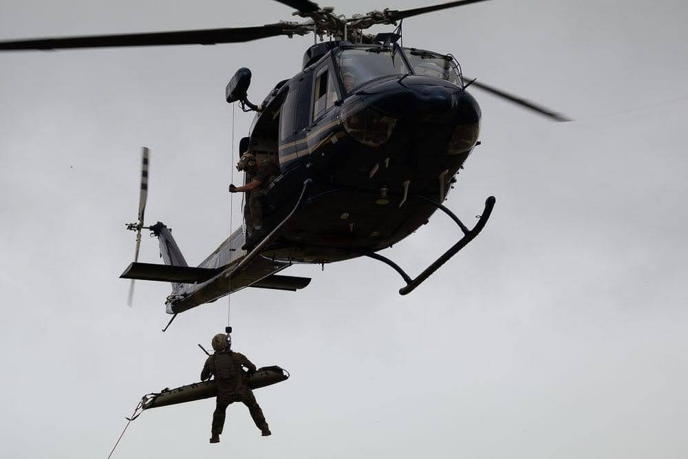 Operator hoist extraction from helicopter